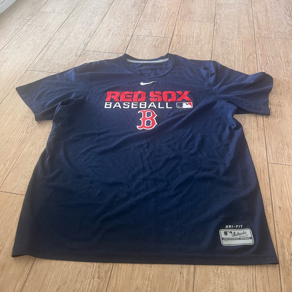Nike red sox Navy Dri-Fit T-Shirt medium